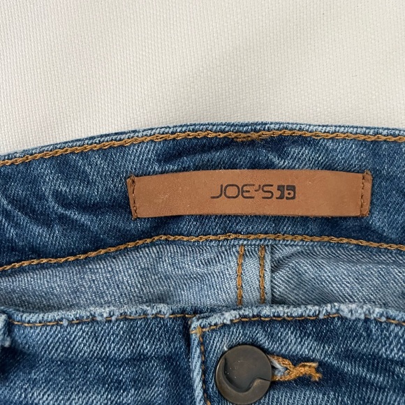 JOE’S CROPPED DISTRESSED DENIM JEANS - Picture 3 of 4